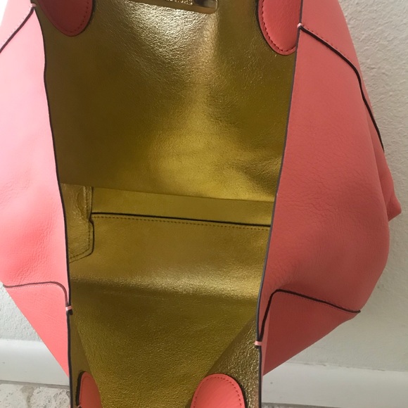 Michael Kors tote - Picture 3 of 6